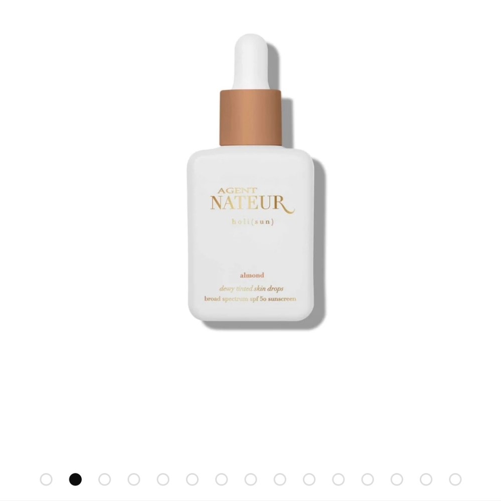 Agent Nateur holi(sun) in almond